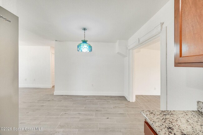 Building Photo - 1185 King St