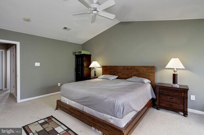 Building Photo - 7055 Oak Grove Way