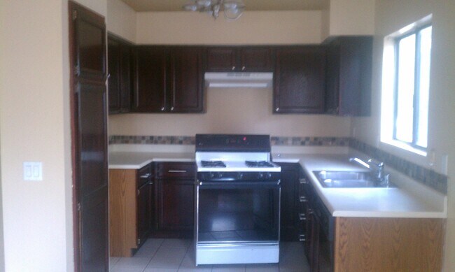 Building Photo - Beautifully Remodeled 3-Bedroom Home with ...