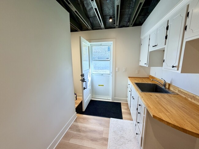 Building Photo - 2949 S 78th St