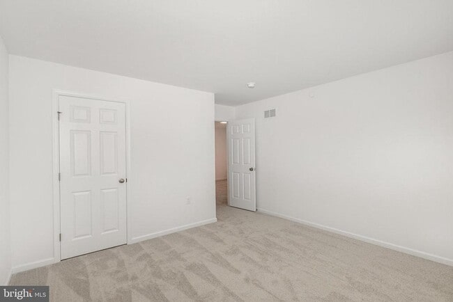 Building Photo - 7880 Briarwood Dr