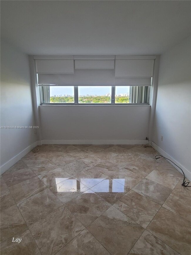Building Photo - 16850 S Glades Dr