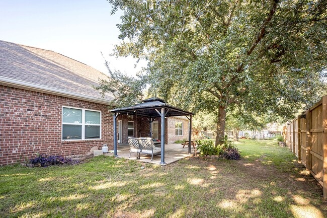 Building Photo - 1013 Silverbell Cv