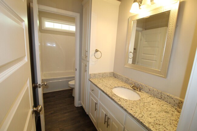 Building Photo - 33 Grove Cir