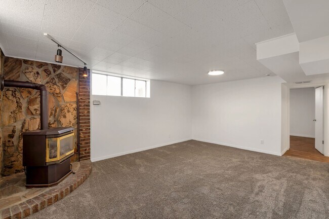 Building Photo - 2184 N 2000 W