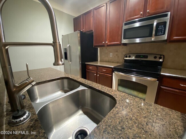 Building Photo - 9823 Tapestry Park Circle