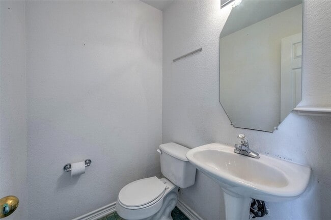 Building Photo - 4705 Farmington Rd