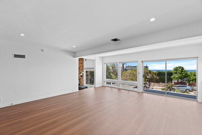 Building Photo - 7512 Rindge Ave