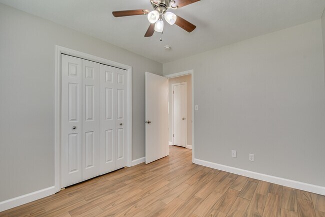Building Photo - 247 Merion Ct