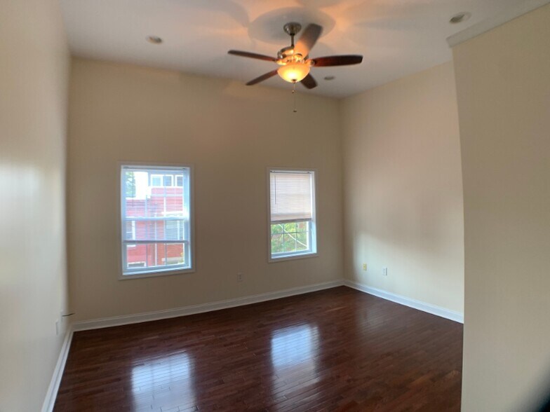 Building Photo - 2023 Federal St