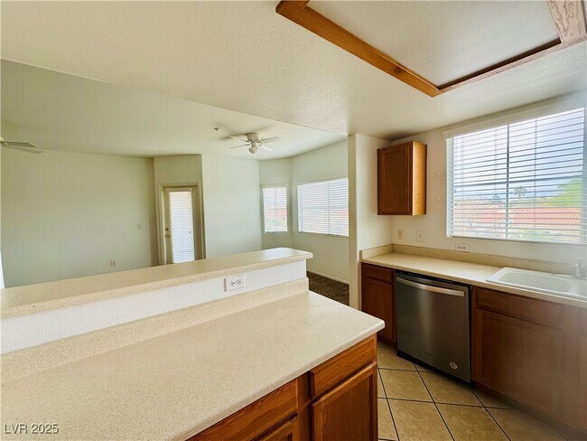 Building Photo - 833 Aspen Peak Loop