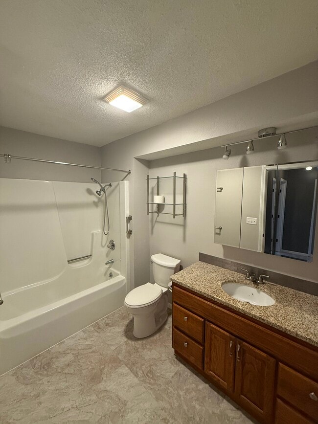 Building Photo - 14102 Southwind Dr