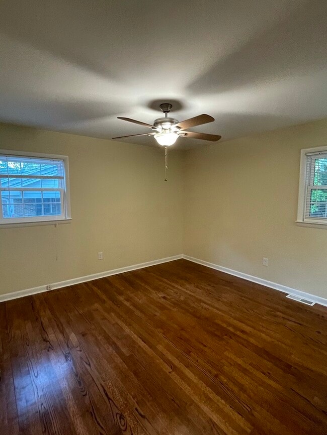 Building Photo - 406 Bryan St