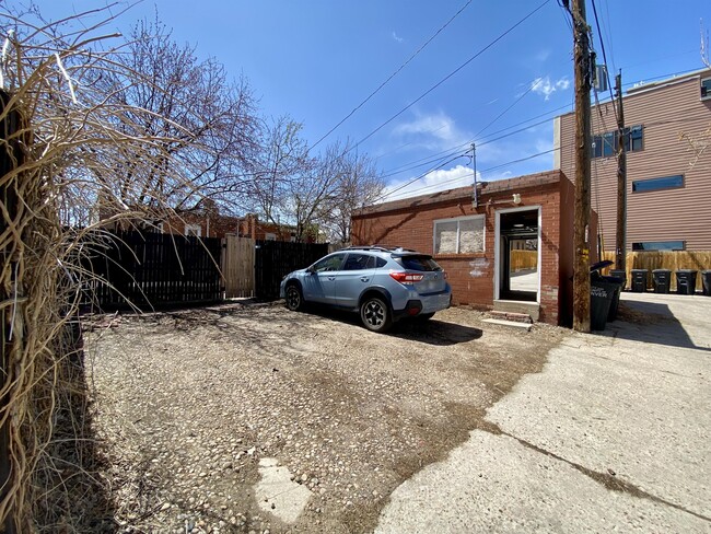 Building Photo - 2965 W Denver Pl