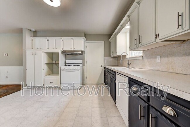 Building Photo - 2511 NW 45th St