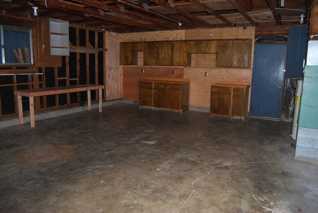 Building Photo - 3 Bedroom Home N side of Newberg