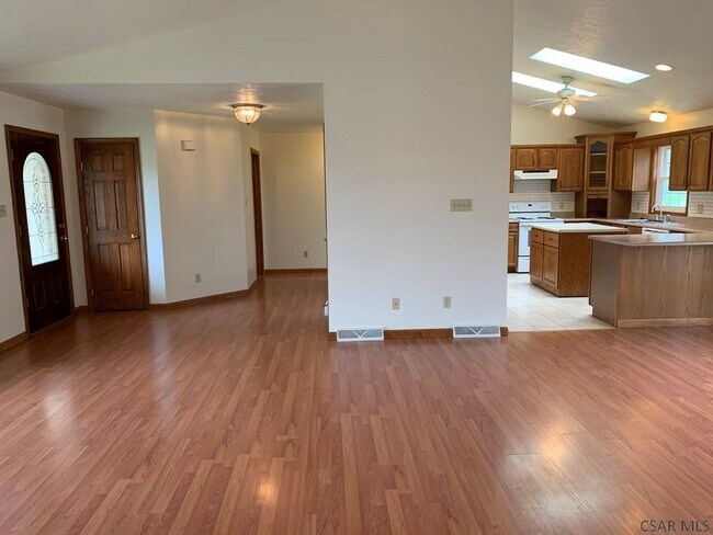 Building Photo - 133 Anderson Ln