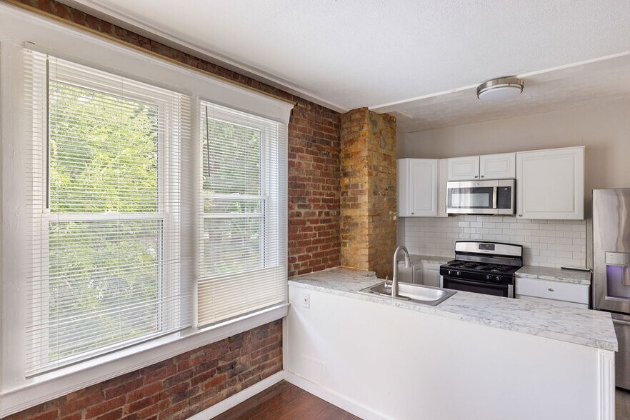 Building Photo - 1889 W 48th St