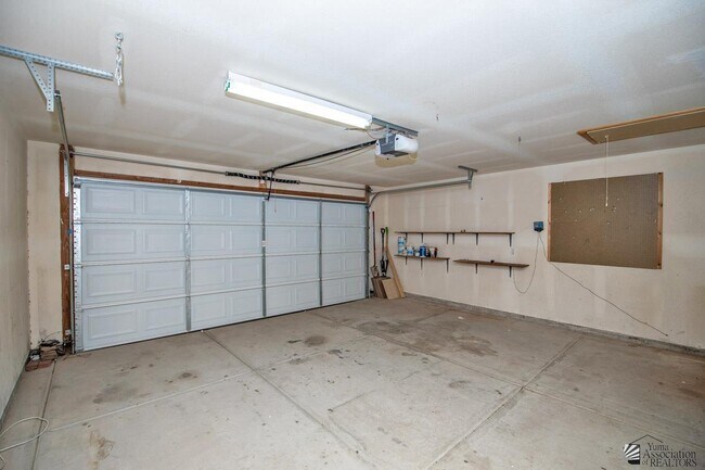 Building Photo - 7220 E 24th Ln