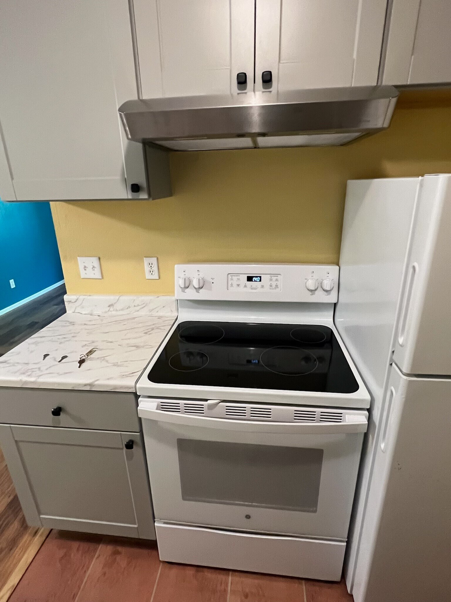 glasstop stove - 3250 Oneal Cir