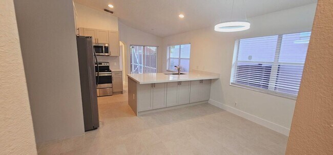 Building Photo - 10780 Cypress Lake Terrace