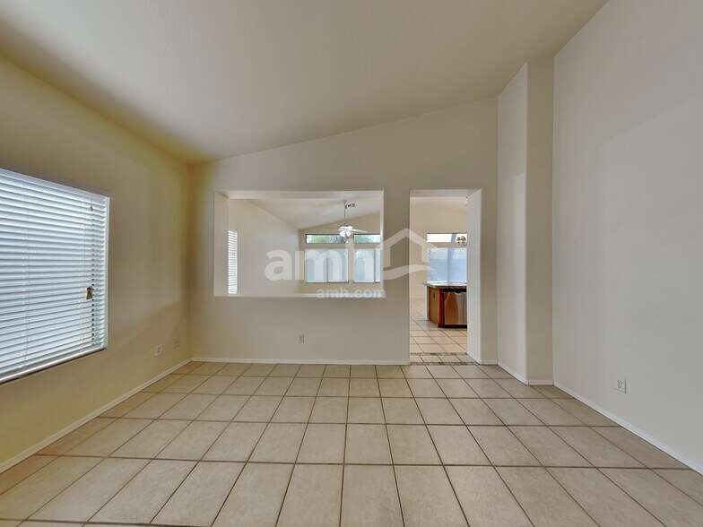 Building Photo - 40738 N Robinson Dr