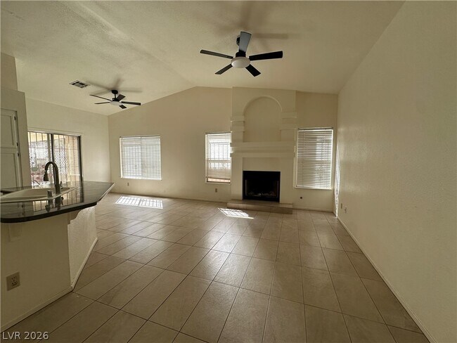 Building Photo - 1585 Rowan Tree Dr