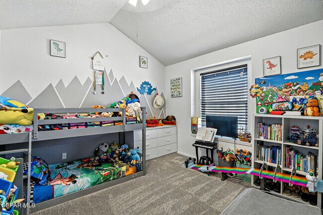 Building Photo - 3712 La Cuesta Dr