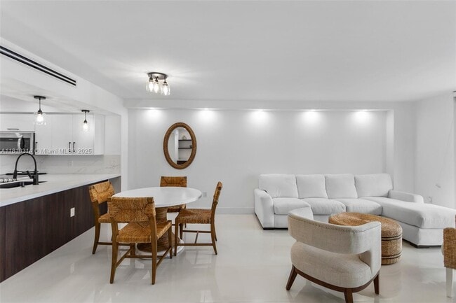 Building Photo - 5701 Collins Ave