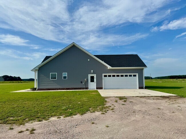 Building Photo - 477 N Trotman Rd