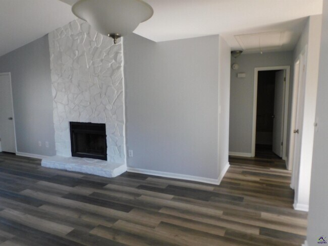 Building Photo - 204 Tallulah Trail