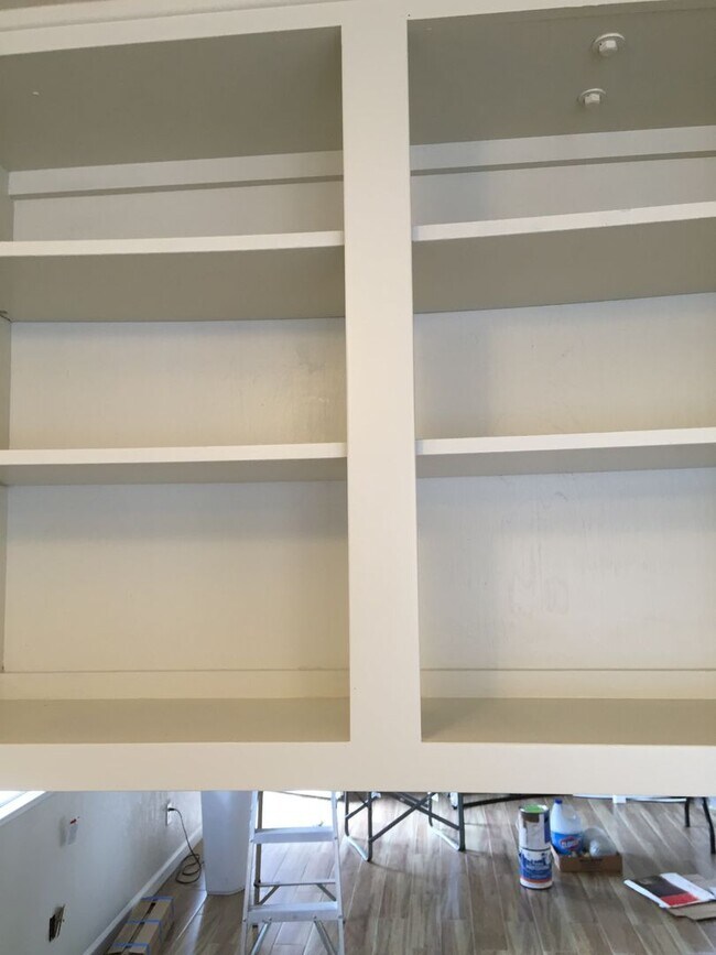 Building Photo - 407/409E. Alexander