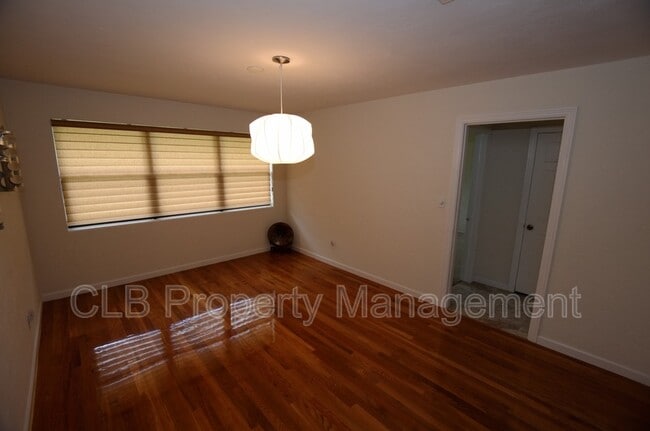 Building Photo - 58 Neptune Ave