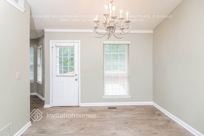 Building Photo - 7300 Hunters Ridge Dr