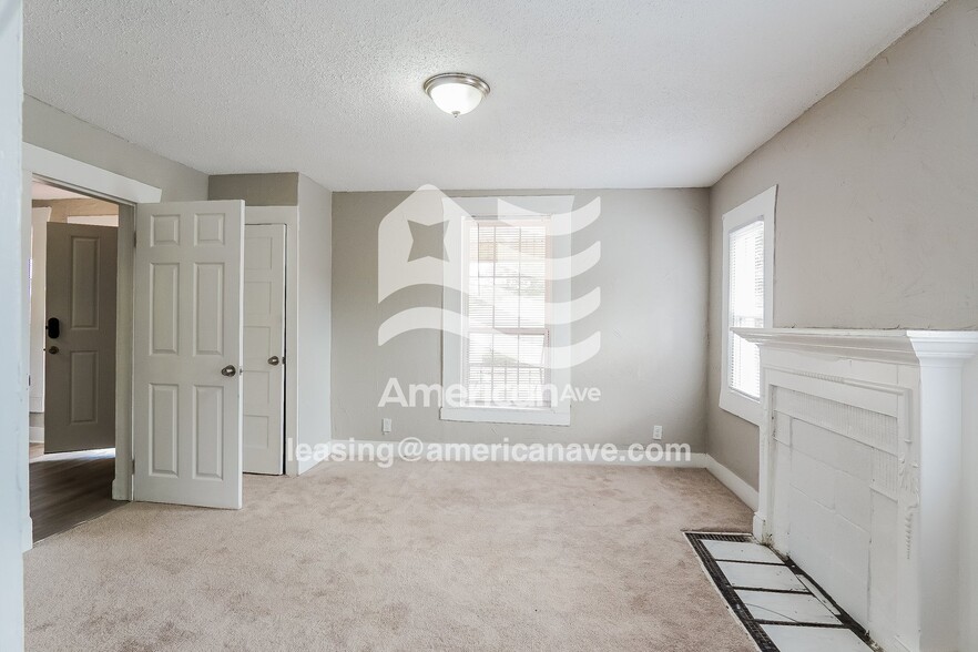 Building Photo - 4712 Terrace M