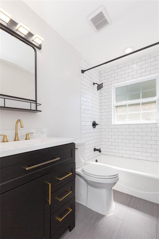 Building Photo - 2307 Lincoln Ct