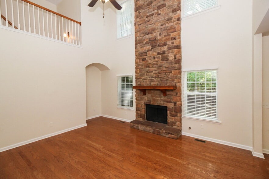 Building Photo - 129 Lilyfield Ln