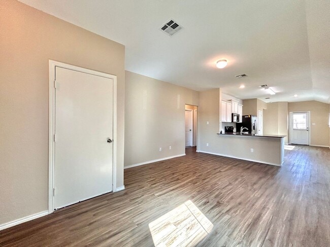 Building Photo - Move-In Ready 3-Bed, 2-Bath Home in Jarell