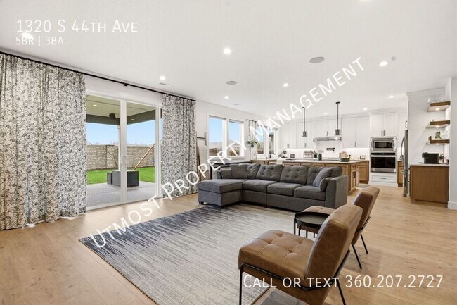 Building Photo - 1320 South 44th Ave