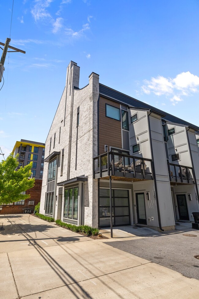 Building Photo - 1207 Minter Pl
