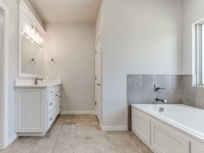 Building Photo - 1463 Hickory Trl