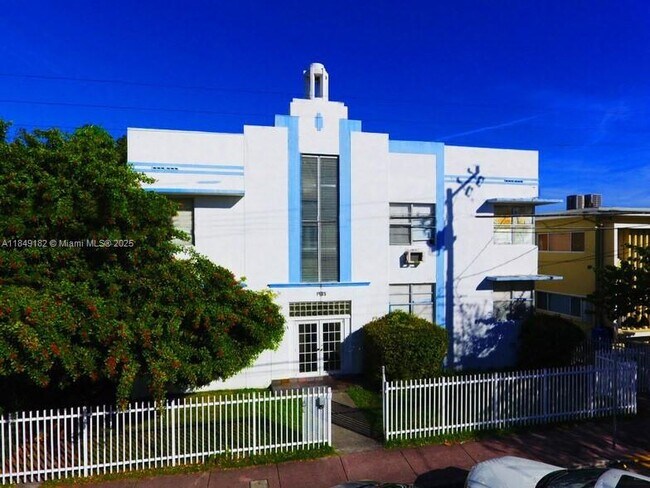 Building Photo - 1935 Calais Dr