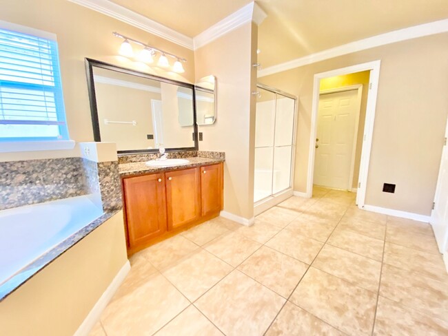 Building Photo - SPACIOUS HOME IN KISSIMMEE, FLORIDA!