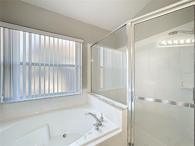 Building Photo - 13642 Emeraldview Dr