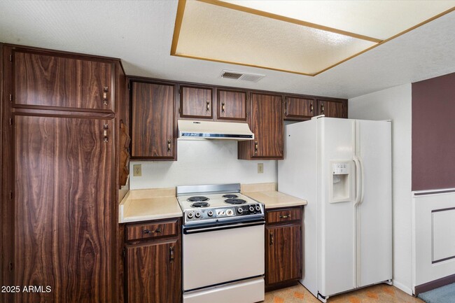 Building Photo - 1001 E Lodge Dr