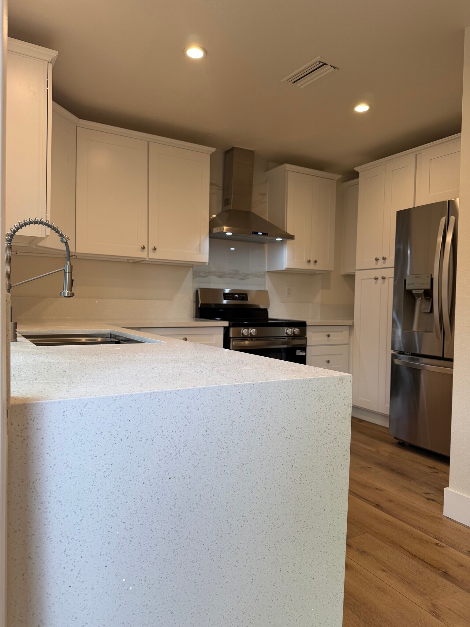 Building Photo - 3832 Chelsea Dr