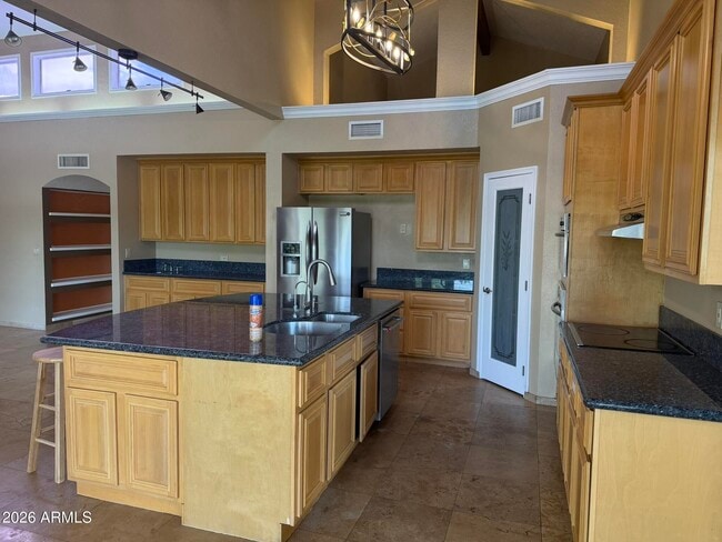 Building Photo - 8377 E Thoroughbred Trail