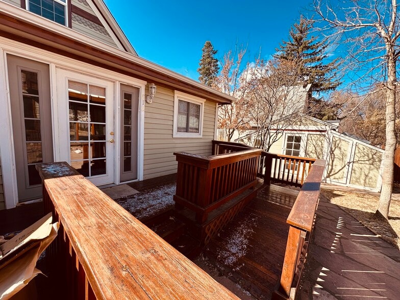 Indoor/outdoor paradise. - 812 E Cache La Poudre St