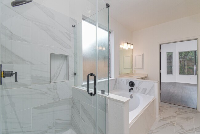 Building Photo - 30611 Country Meadows Dr