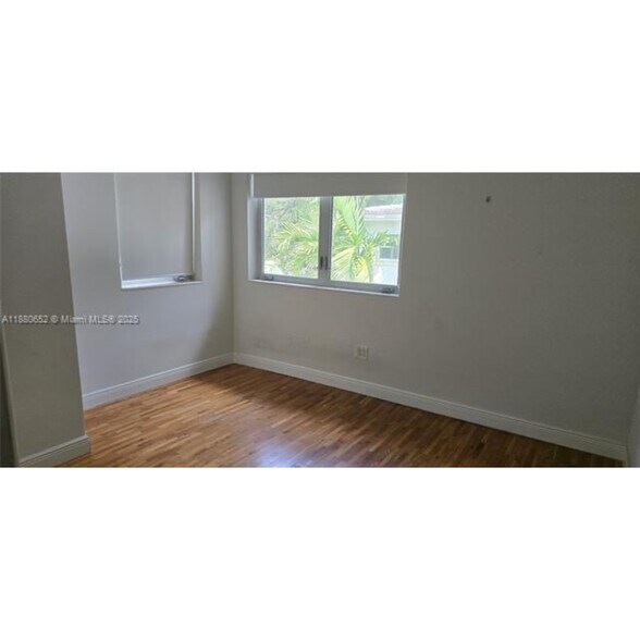 Building Photo - 3915 Ponce de Leon Blvd